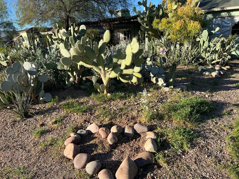 Building Photo - 2232 N Evergreen St