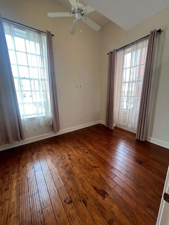 Building Photo - 125 Washington St