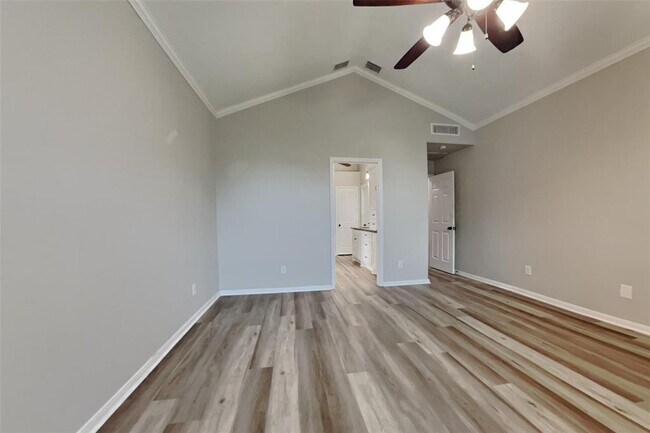 Building Photo - 4031 Echo Mountain Dr