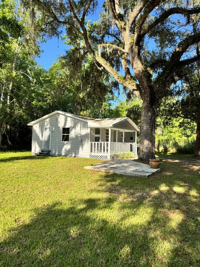 Building Photo - 203 D St