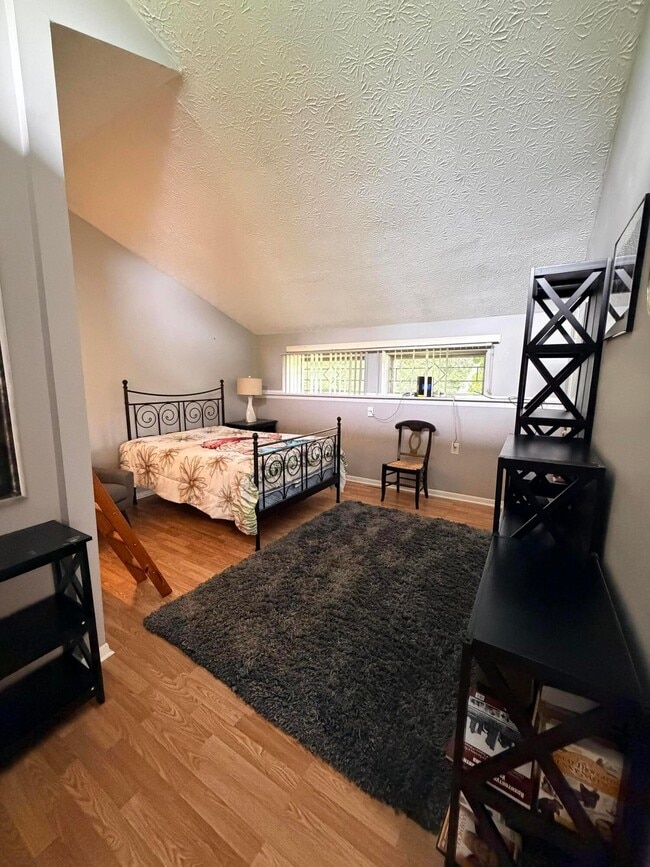 Building Photo - 8226 Glencree Pl