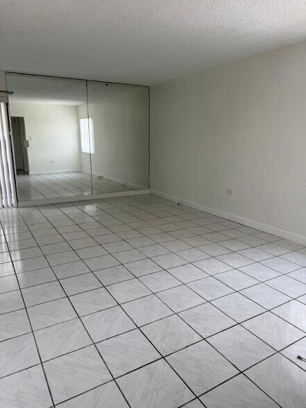 Building Photo - 3025 W Missionwood Cir