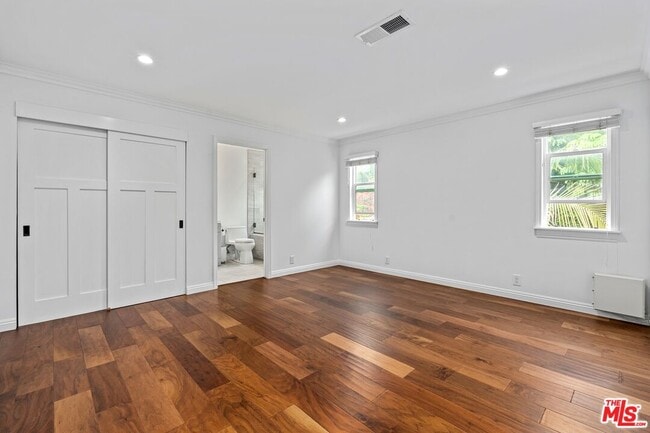 Building Photo - 3325 S Bentley Ave