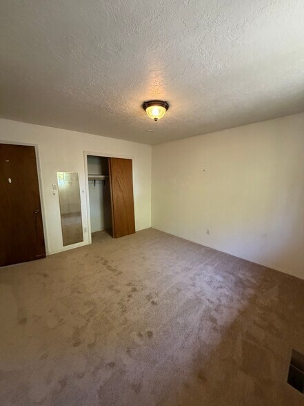 Building Photo - 1603 Ben San Ave