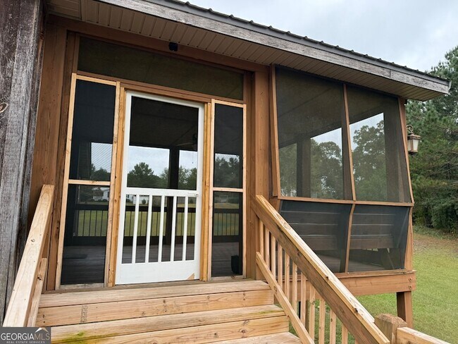 Building Photo - 1565 Corinth Rd