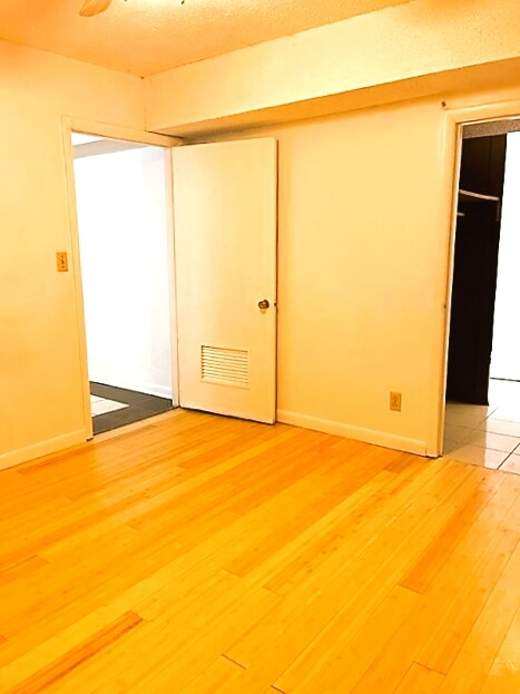 Building Photo - 707 Skyline Ridge Dr