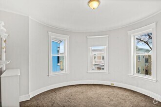 Building Photo - 9 Sumner Square