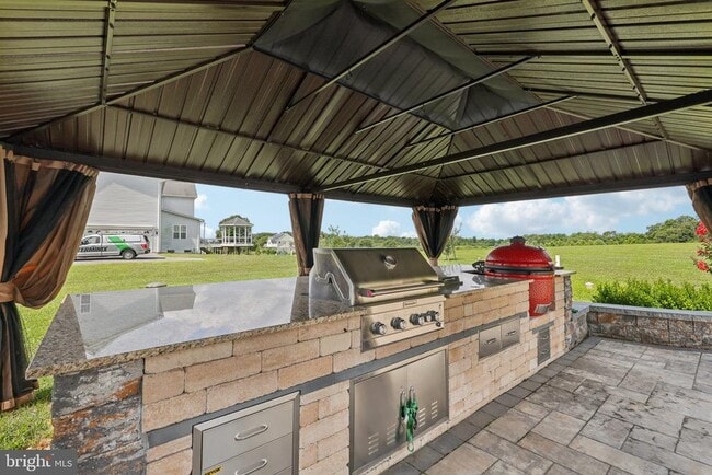 Building Photo - 141 Hawkes Ct