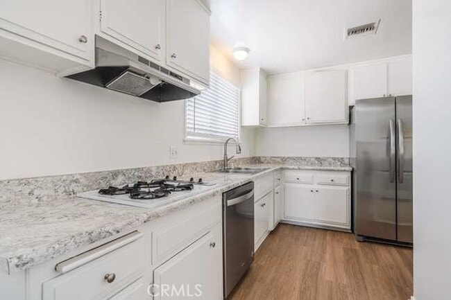 Building Photo - 6575 Cleomoore Ave