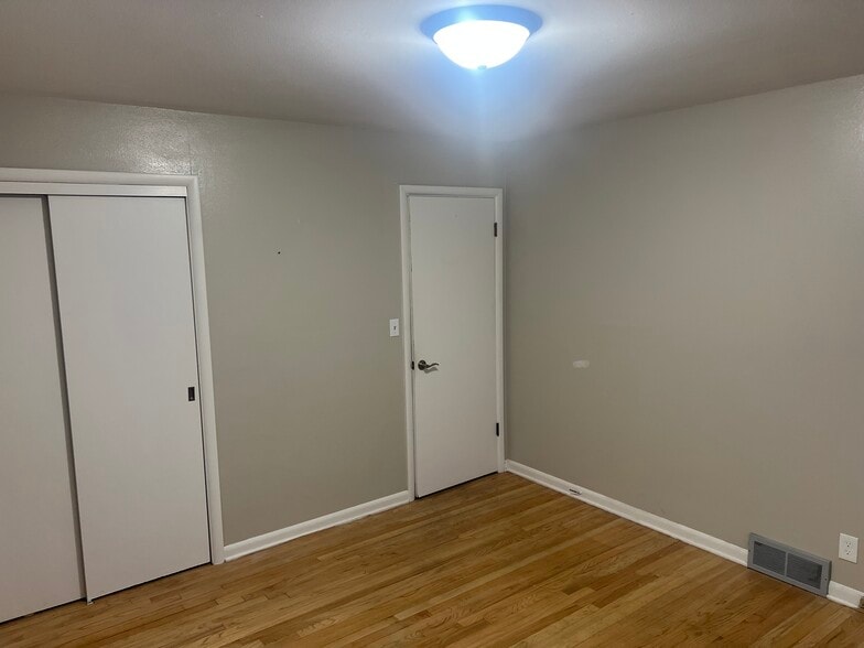 Building Photo - 4401 N 38th St