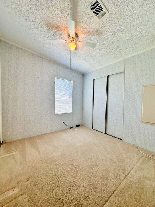 Building Photo - 608 Klickety Klak Ln