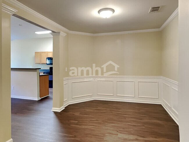 Building Photo - 12 Comesee Ct