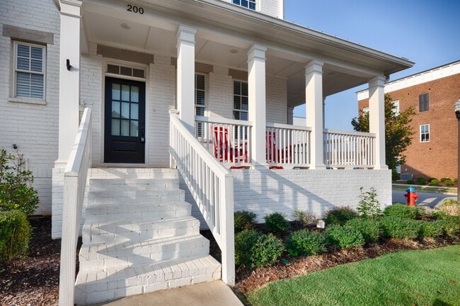 Building Photo - Fully Furnished 3 Bedroom Home Near Toyota Field & Redstone Arsenal