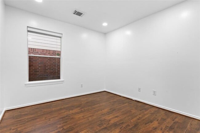 Building Photo - 15323 Redbud Berry Way