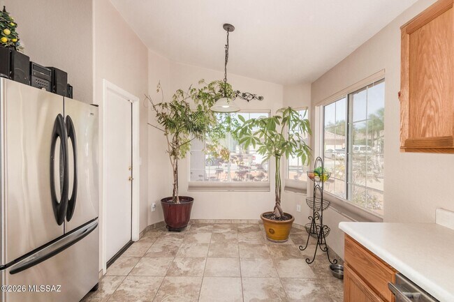 Building Photo - 2675 W Mystic Mountain Dr