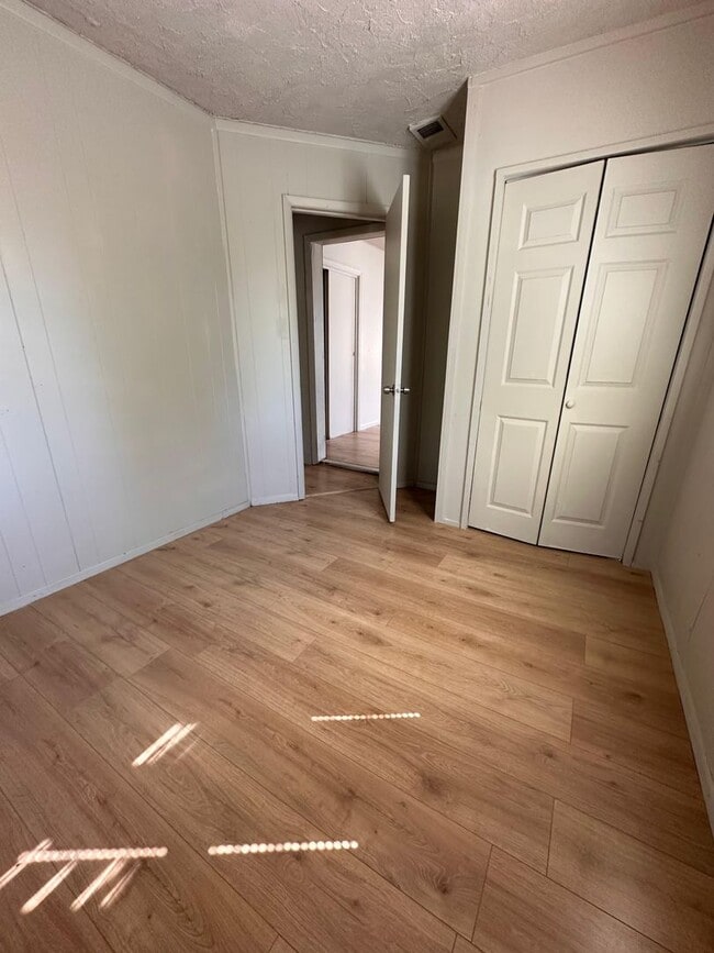 Building Photo - 3332 Norton Ave