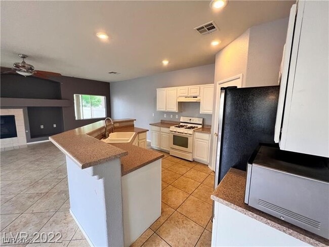 Building Photo - 6024 Mustang Breeze Trail