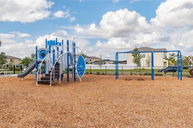 Building Photo - Modern 3BR/2.5BA Townhome with Pool Access & Deposit-Free Living!