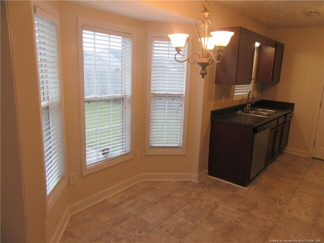 Building Photo - 2212 Cliff Swallow Drive