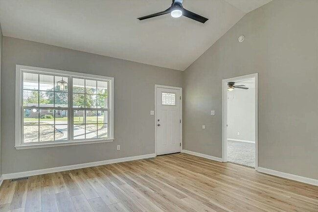 Building Photo - 313 Padrick St