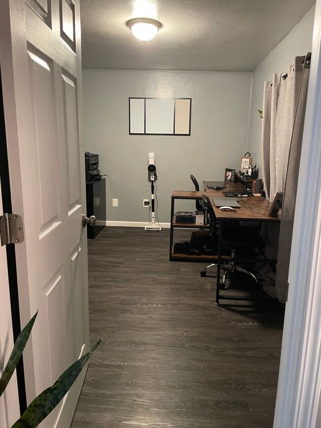 Building Photo - Beautifully updated with modern upgrades and cozy charm. PETS WELCOME
