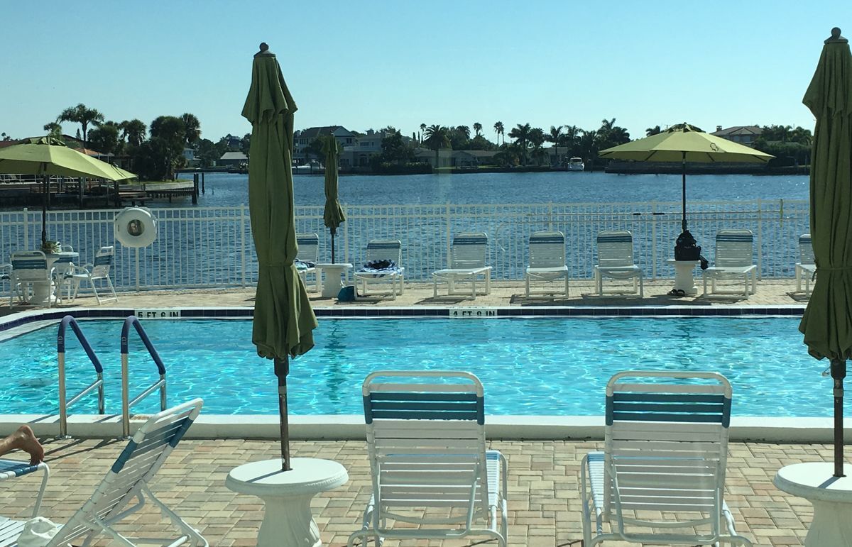 Building Photo - 420 64th Ave