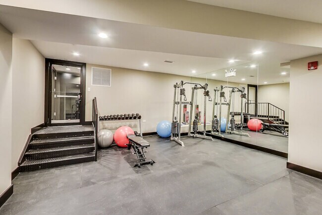 Building Photo - Brand New Studio Apartments in Uptown