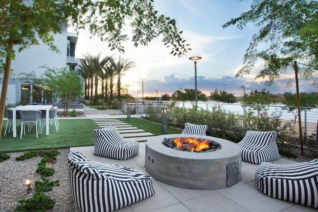 Building Photo - 260 E Rio Salado Pkwy
