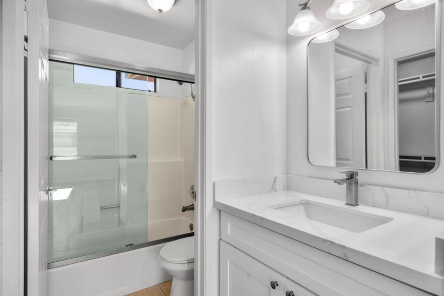 Building Photo - 3831 1/4 Bresee Ave