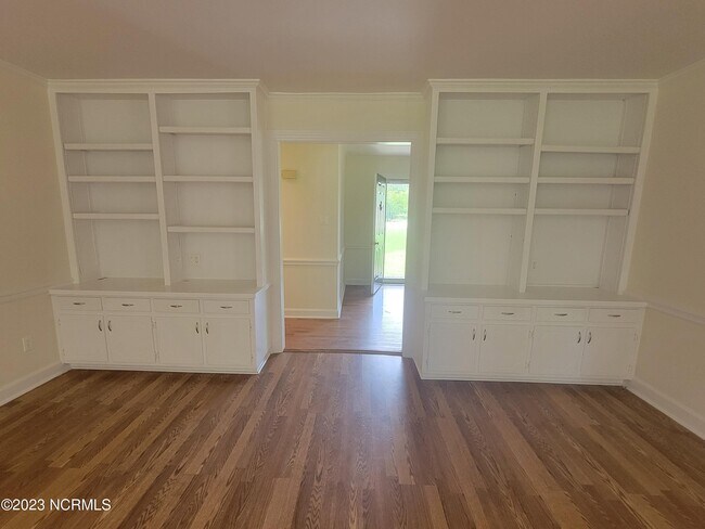 Building Photo - 4505 Wentworth Ct