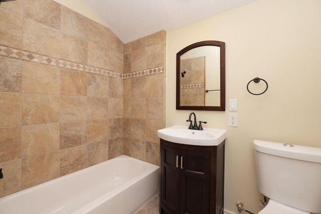 Building Photo - 44 Indian Clover Dr