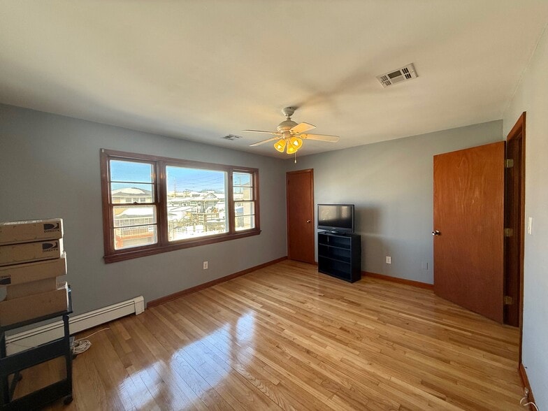 Building Photo - 749 Cleveland Ave