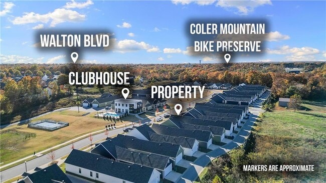 Building Photo - 913 NE Hts Ln