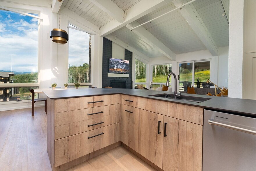 Building Photo - 360 Wood Rd