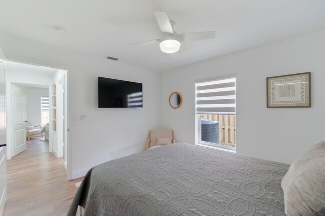 Building Photo - 13590 Jonquil Pl