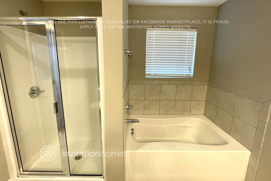 Building Photo - 5415 Roberta Crossing Dr