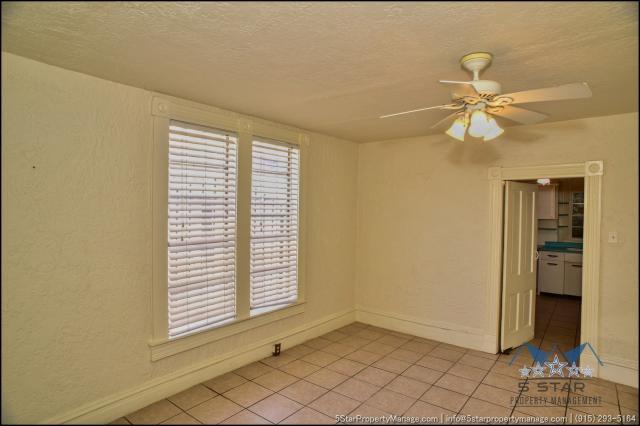 Building Photo - 3 bedroom in El Paso TX 79902