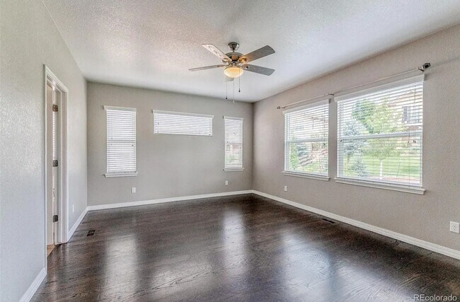 Building Photo - 495 Pasada Way