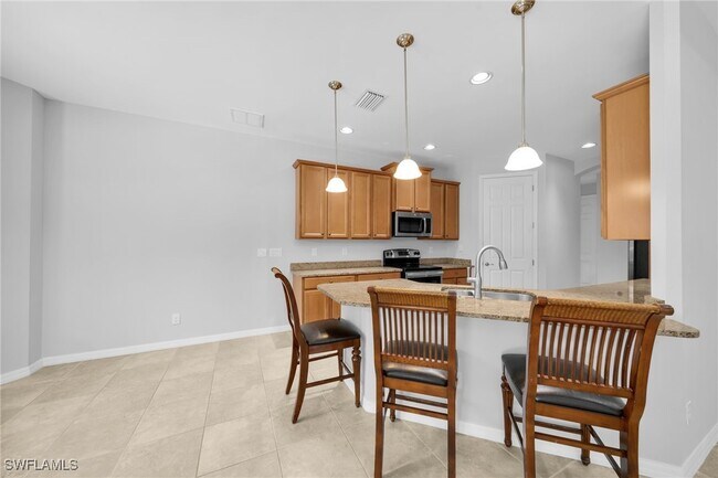 Building Photo - 271 Destiny Cir