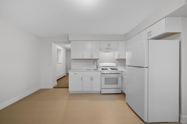 Building Photo - 135 Beekman Ave