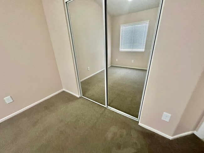 Building Photo - Darling one story home