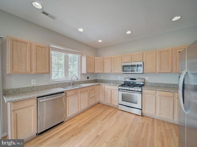 Building Photo - 6311 Hot Spring Ln