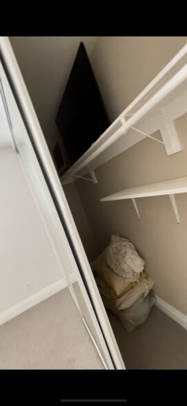 Bedroom closet - 1472 Iris Ave