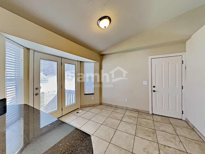 Building Photo - 793 E 890 N