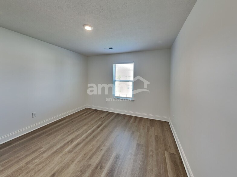 Building Photo - 218 Rustic Barn Ct