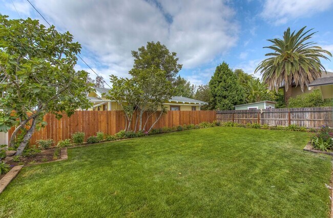 Building Photo - 306 N Shaffer St