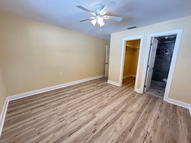 Building Photo - Remodeled 3 bedroom 2 bath Home in NE St Pete