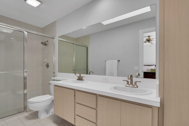 Building Photo - 7904 Chapman Oak Ct