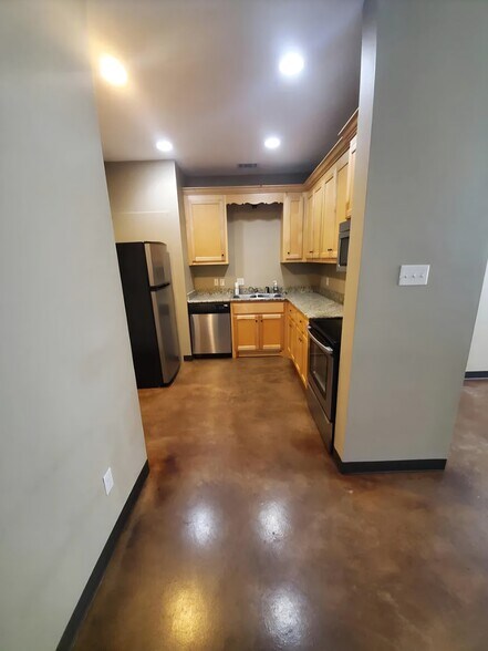 Building Photo - 1615 Aldersgate Rd