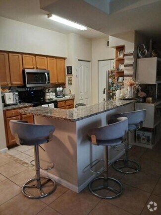 Building Photo - 9833 Baywinds Blvd